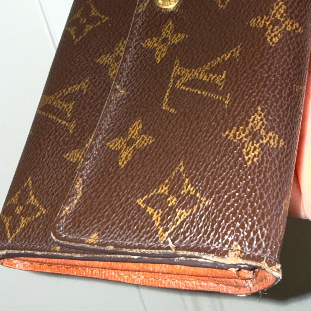 Louis Vuitton Monogram Sarah Wallet - Picture 11 of 11